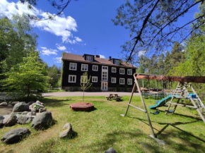  Villa Karllösa Värdshem & Creperie  Молилла